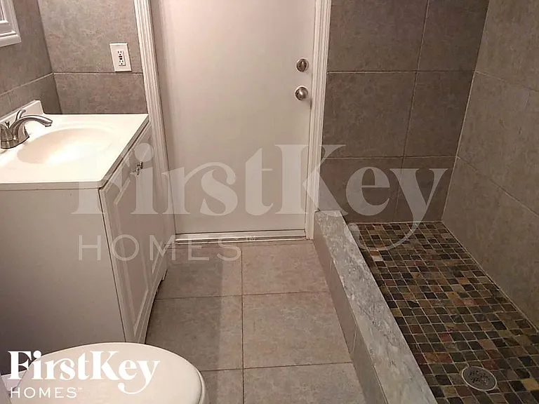 7518 NW 42nd Dr — Photo 7