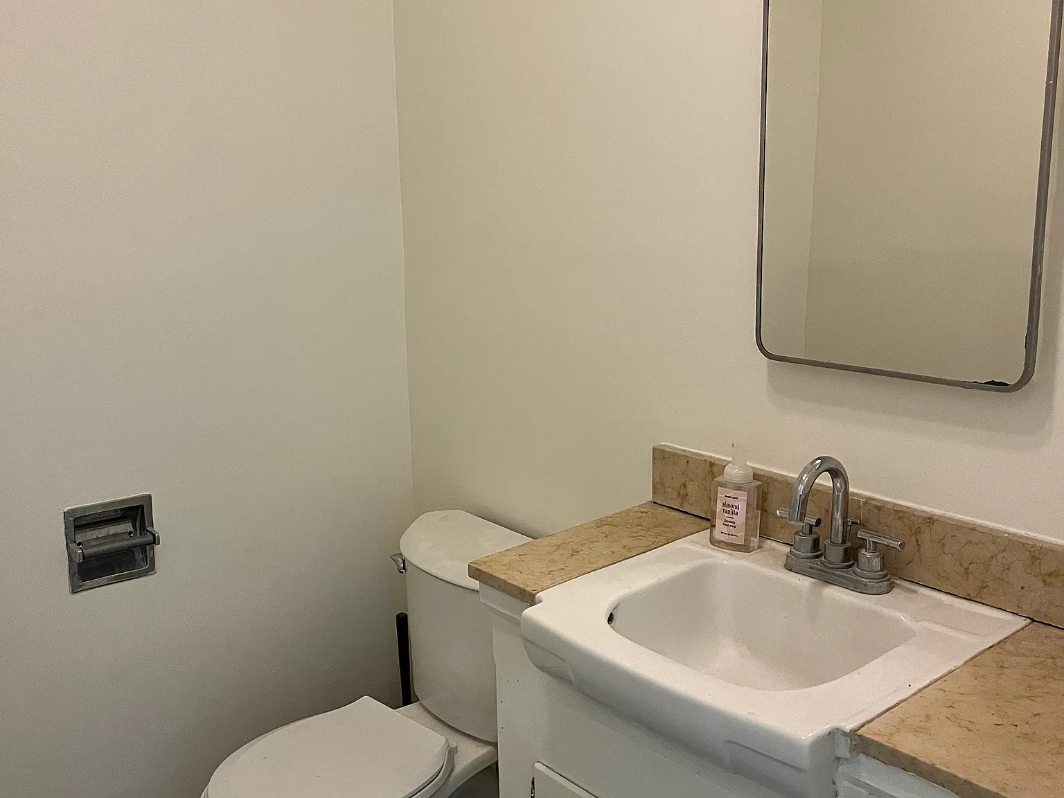 2 bed, 1.5 bath, 1100 sqft, $3,600 — Photo 3