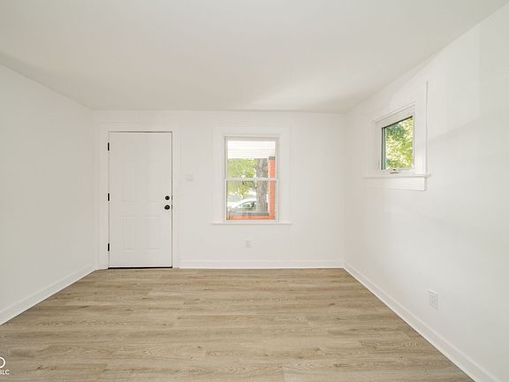4th image of 1213 N Denny St