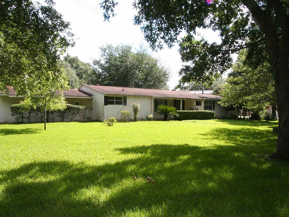 2nd image of 195 Central Caldwood Dr