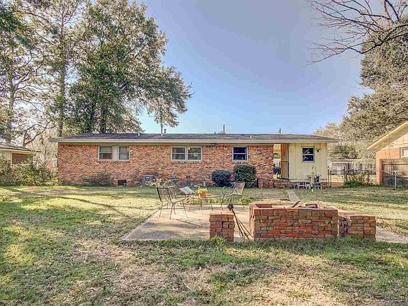 5th image of 3770 Forest Glen Dr