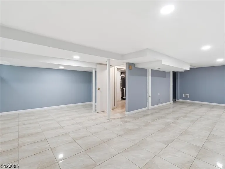 95 Sycamore Ave — Photo 6