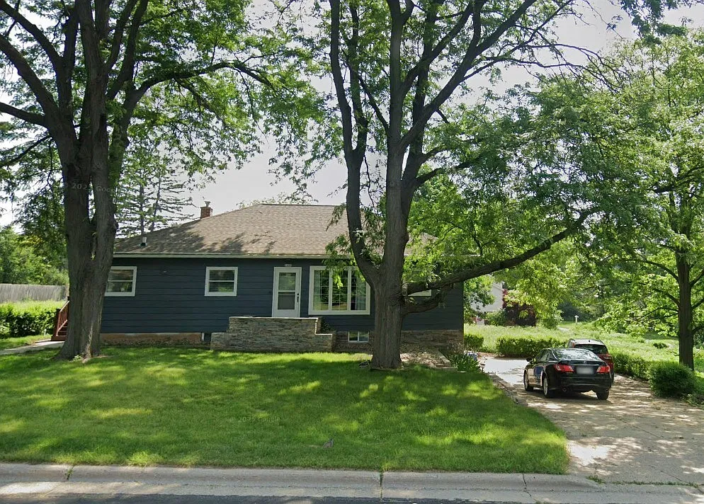 4 bed, 2250 sqft, $2,750 — Photo 1