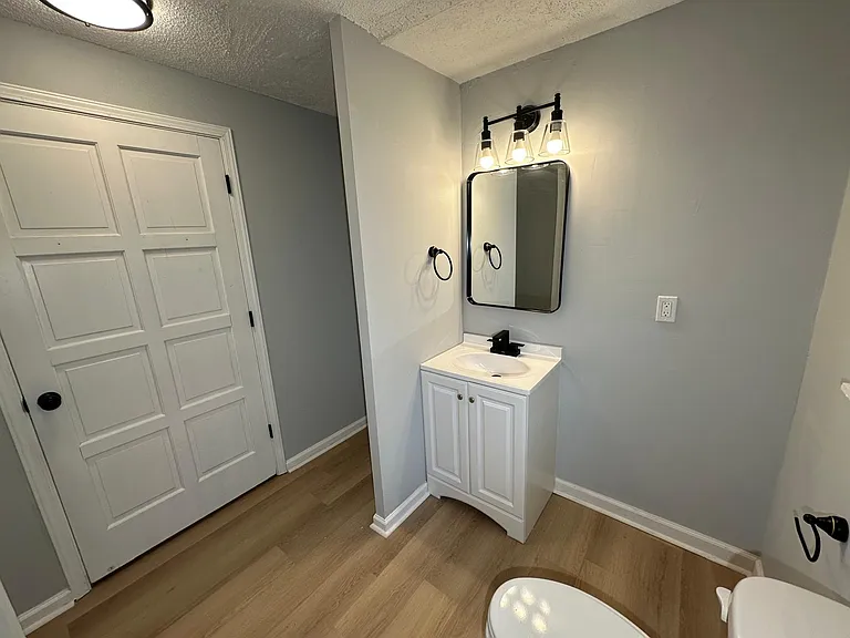 64 Nebo Dr #B — Photo 4