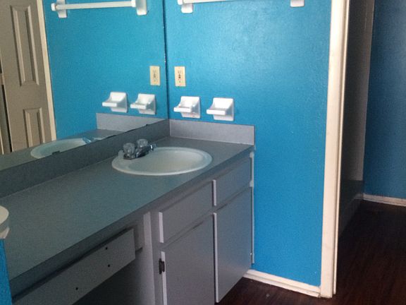 4th image of 950 Whisper Lake Dr