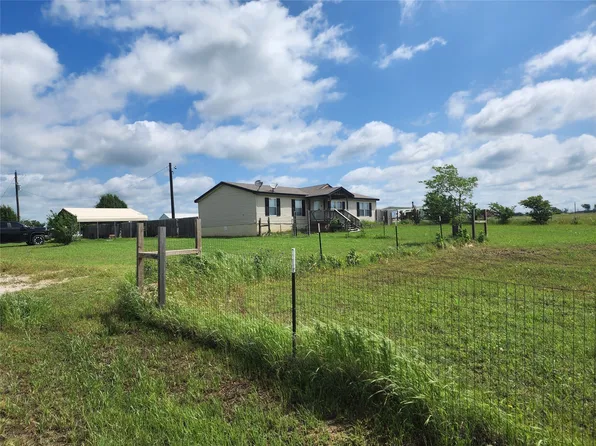 430 Indian Hills Rd, Bowie, TX 76230
