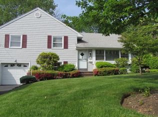 54 Grissing Ct, Cedar Grove, NJ 07009