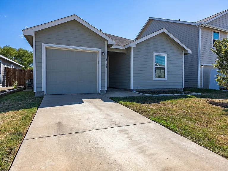 5661 McClelland St — Photo 3