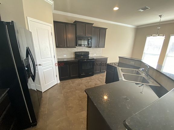 5th image of 719 Wyndham Hill Pkwy
