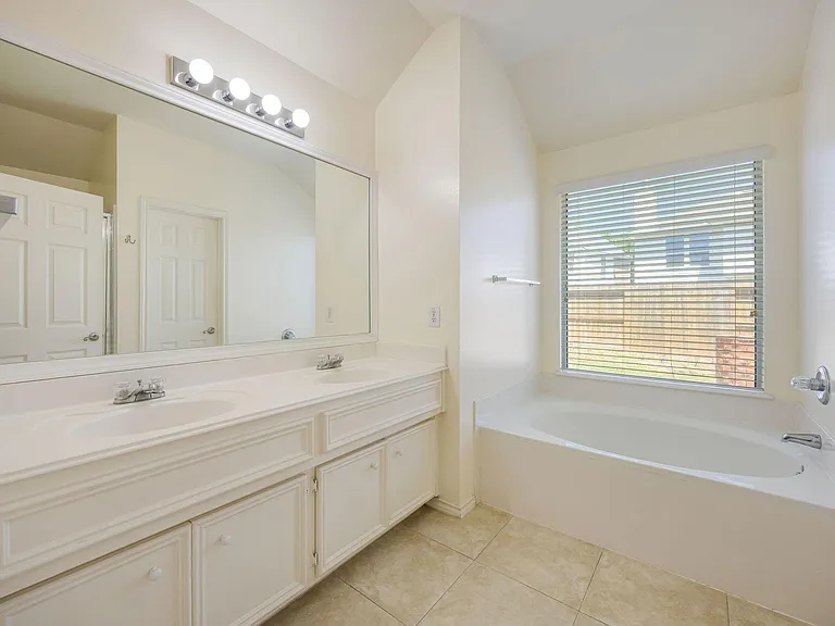 20602 Naples Terrace Ln — Photo 12