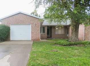 5204 Carlton Dr, Springfield, IL 62703