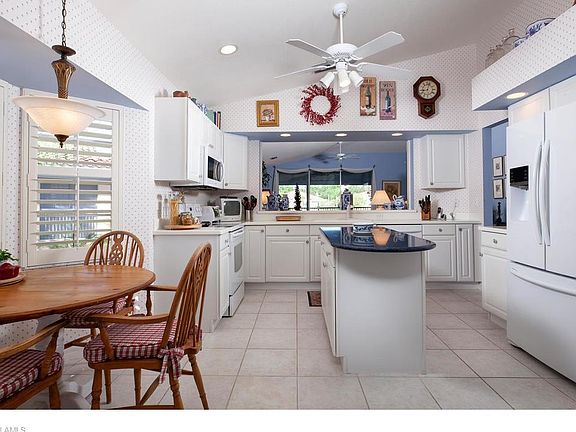 4th image of 6225 Reserve Cir APT 1103