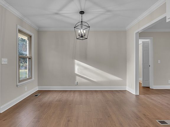 4th image of 2901 Bridle Dr
