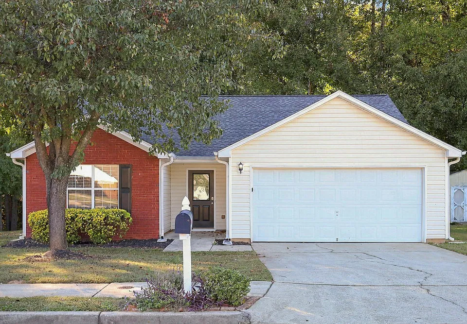 173 Waters Edge Dr