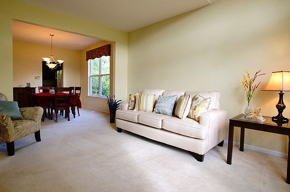 4th image of 1904 Apple Valley Dr