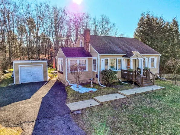 746 Lucas Ave Extension, Hurley, NY 12443