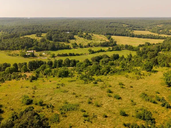 804 Banks Rd, Hardy, AR 72542