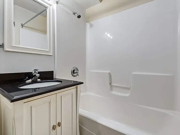 15 Darlington St E #15 — Photo 19
