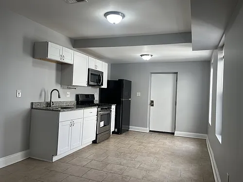 1118 Homewood Ave Photo 1