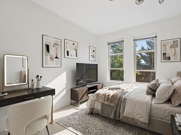5th image of 245 Ross Dr #307