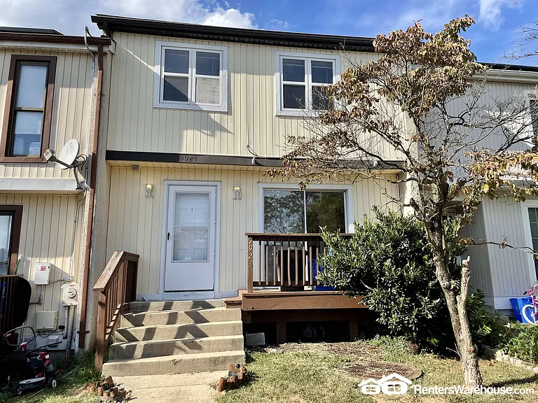 9923 Valley Park Dr — Photo 1