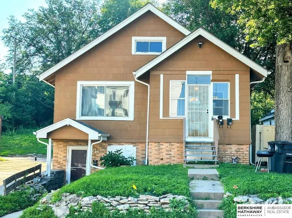 623 S 33rd St, Omaha, NE 68105