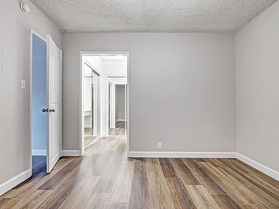 4th image of 15210 Sherman Way #77