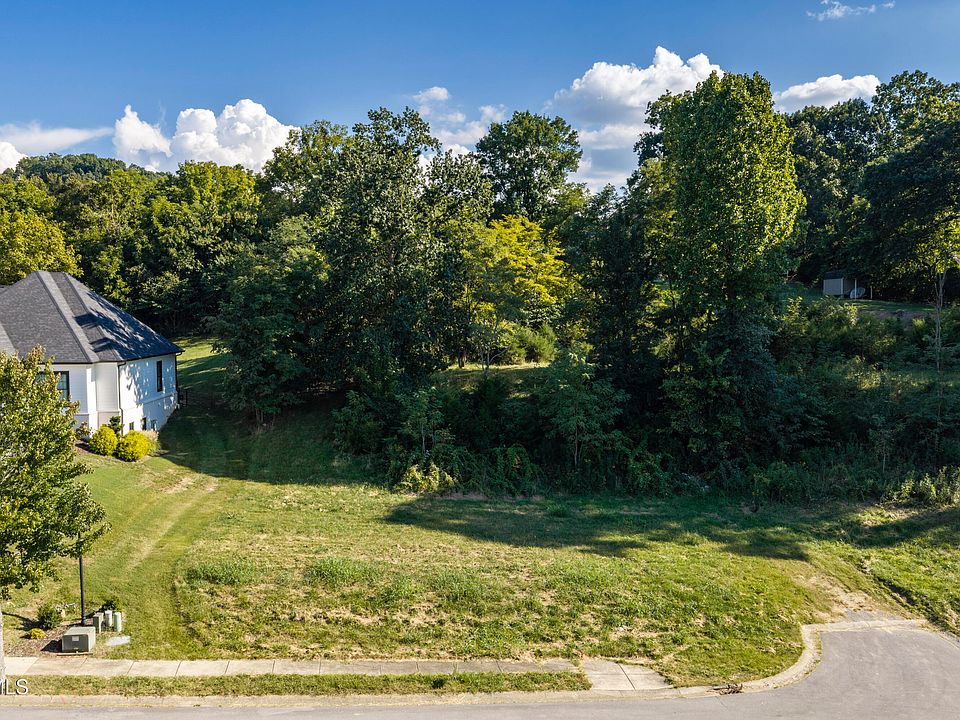 1st image of 467 Lake Approach Dr