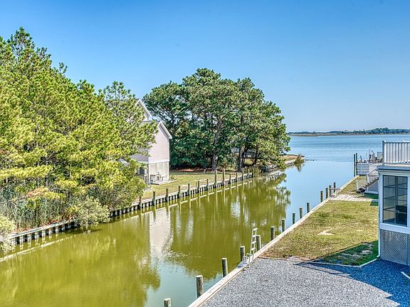 3rd image of 5524 Amrien Circle Dr