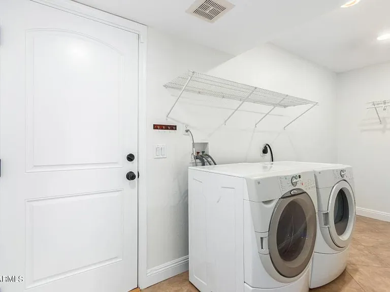 7217 W Crest Ln — Photo 30