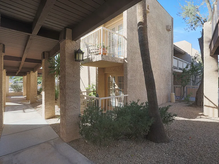 7402 E Carefree Dr #210 — Photo 29