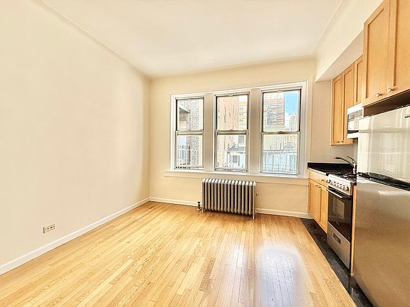 3rd image of 117 W 13th St APT 67