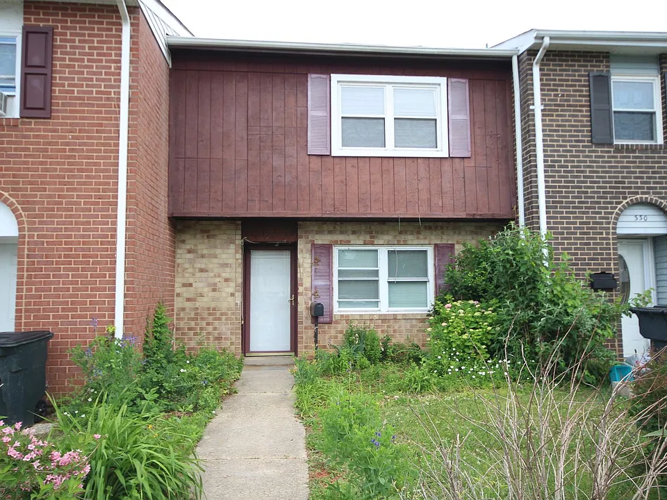 328 Sweet Briar Ct