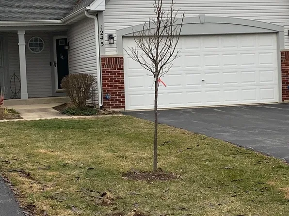 1245 Horseshoe Ln, Bartlett, IL 60103