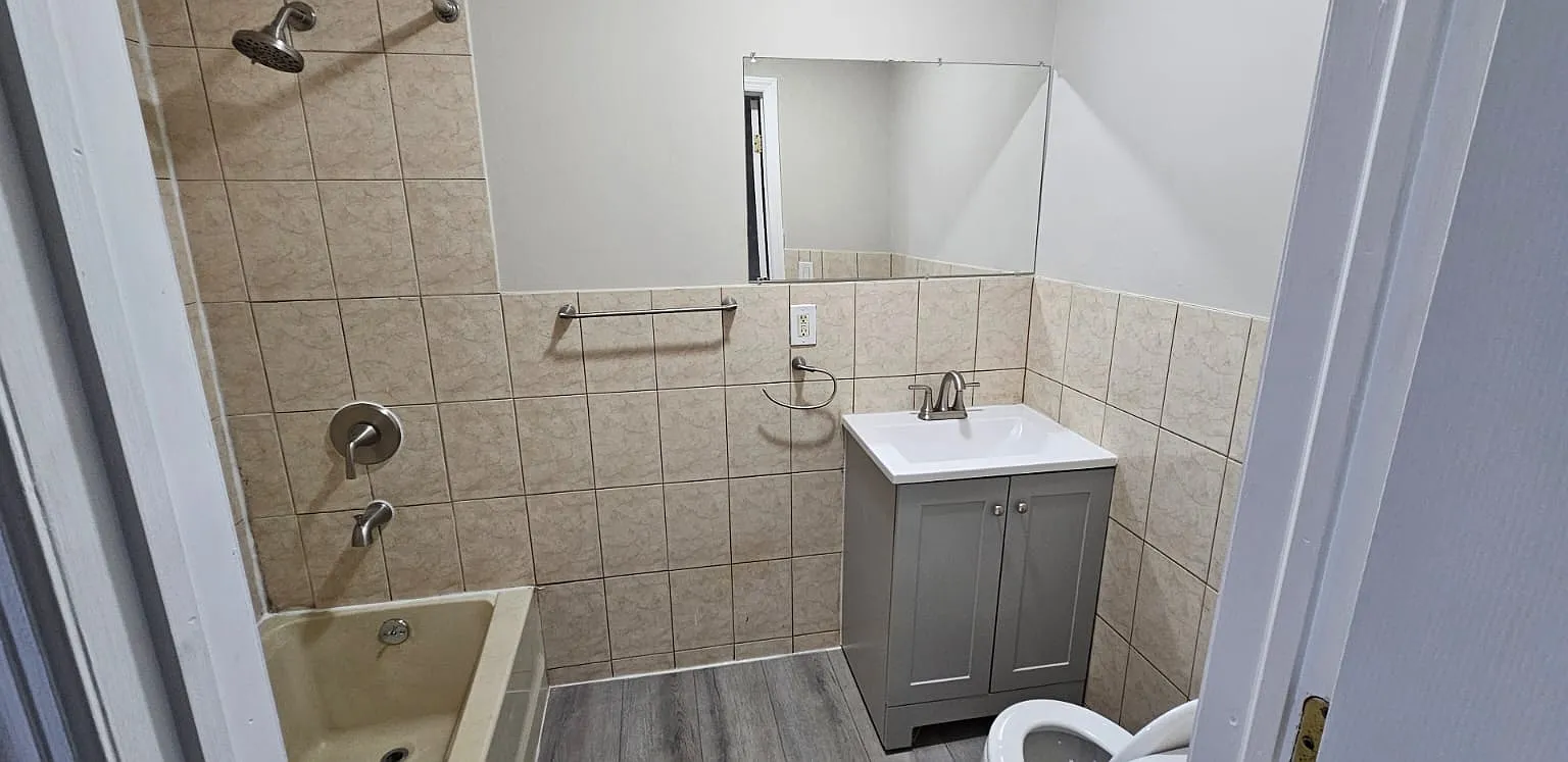 2 bed, 1000 sqft, $1,950 — Photo 4