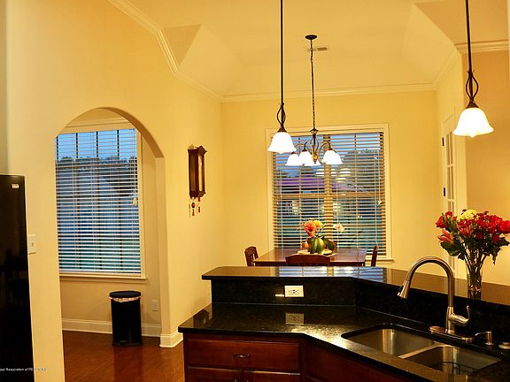 4th image of 7811 Emily Hill Ln