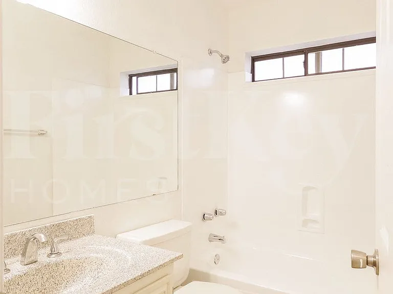 1622 E Villa Theresa Dr — Photo 13