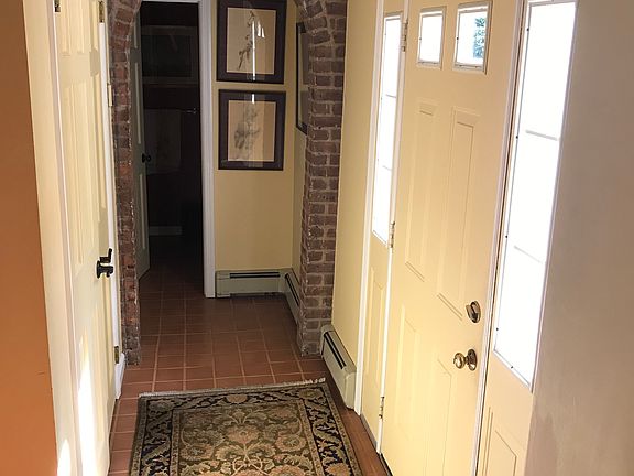 Front Entrance/Foyer