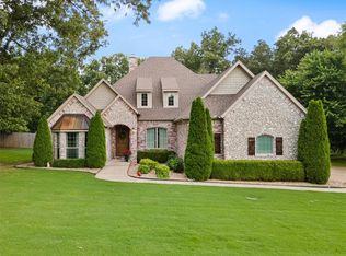 5810 W Kennedy Dr, Fayetteville, AR 72704
