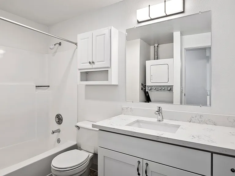 Michelle Apartments — Photo 11