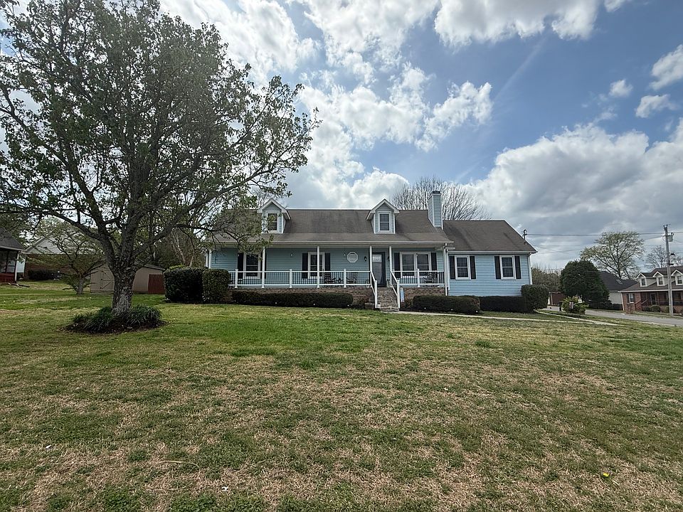 1st image of 208 Saint Pauls Ln