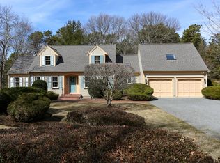 128 Winding Cove Rd, Marstons Mills, MA 02648