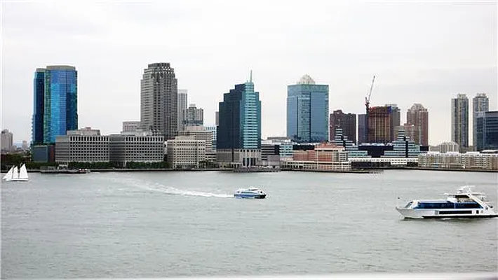 Sold by A & I Broadway | media 27