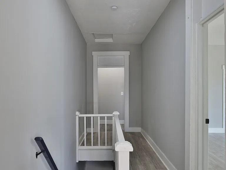 528 W High St — Photo 12