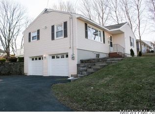 33 Janet Ter, New Hartford, NY 13413
