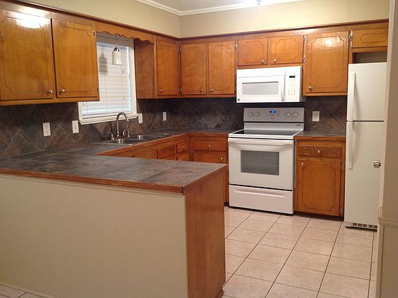 4th image of 4801 Sprucewood Ct