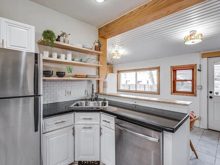 3707 N Franklin St — Photo 11