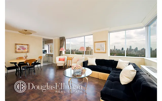 Sold by Douglas Elliman | media 21