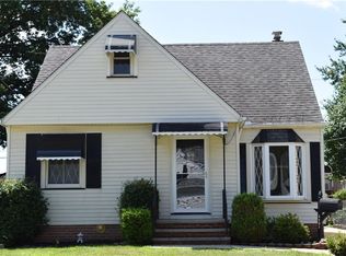 2703 Park Dr, Parma, OH
