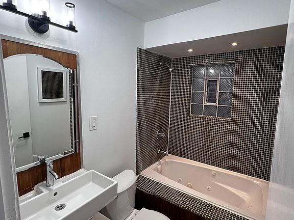 5th image of 5306 W Bloomingdale Ave #1